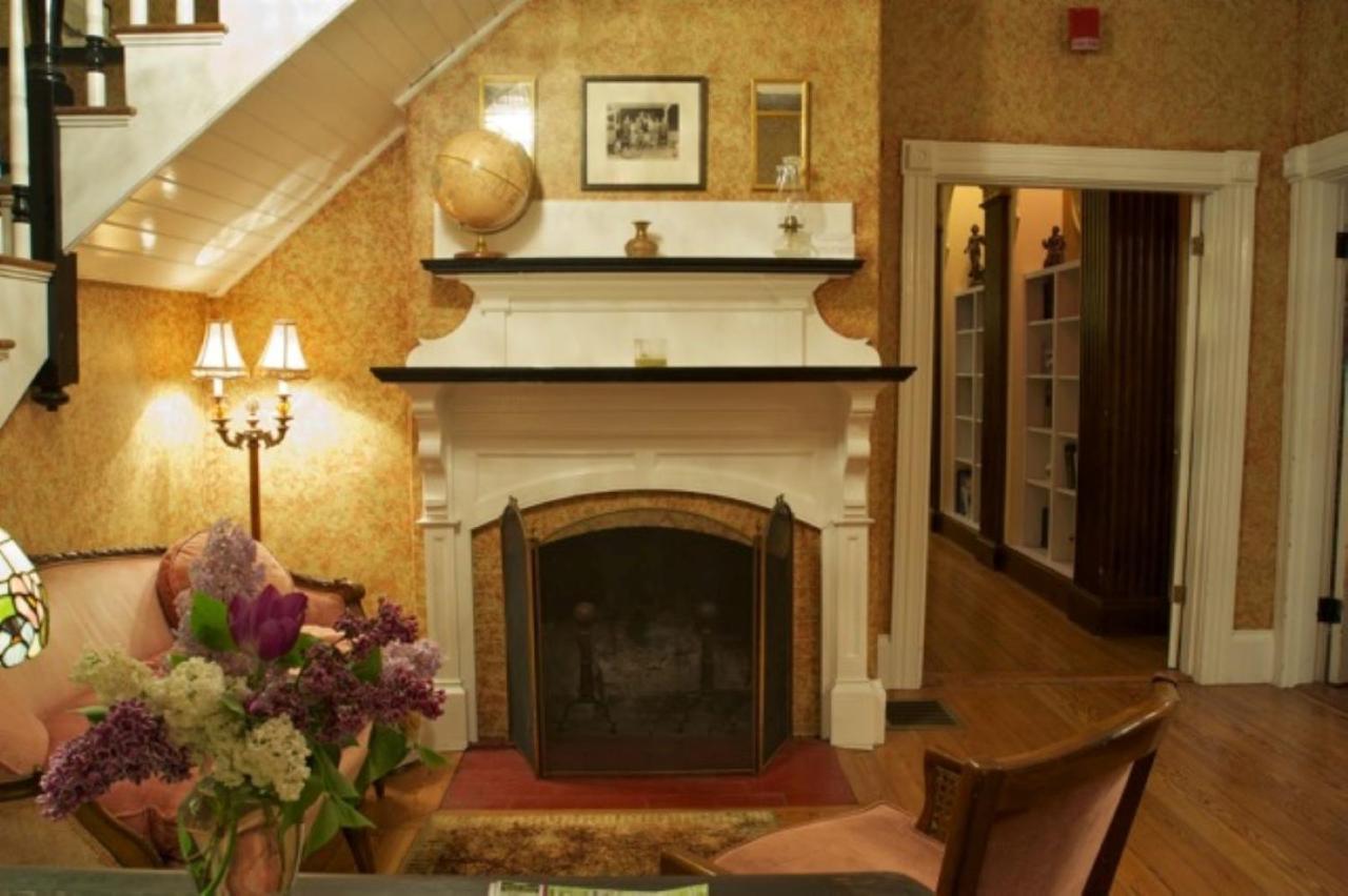 Inn House